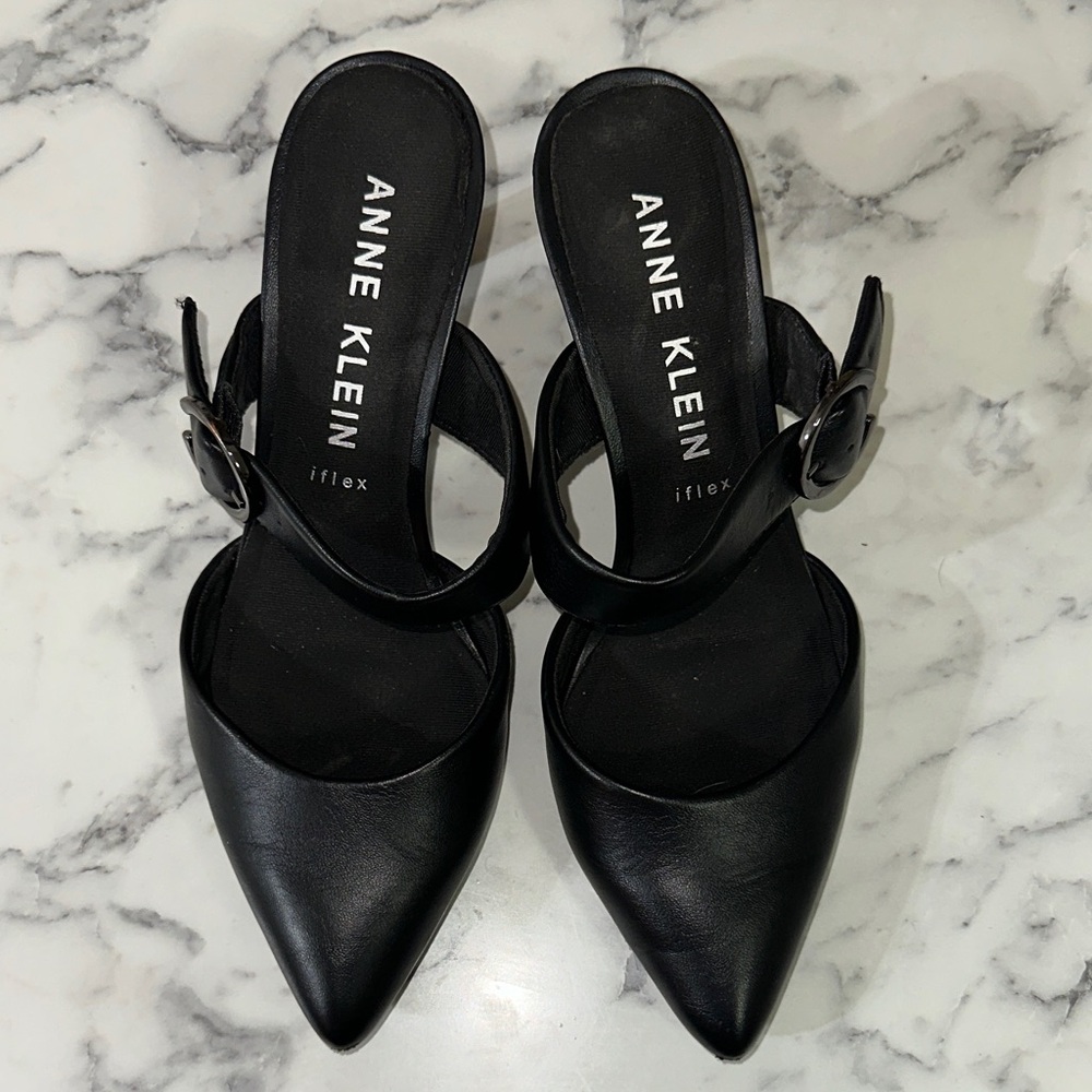 Anne Klein Black Pointed-Toe Mules